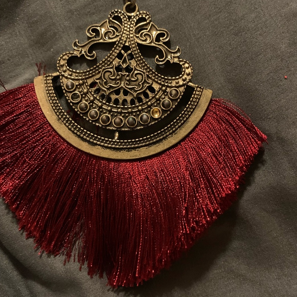Elegant Red Tassel Pendant Necklace